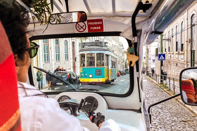 Lisbon tour Oldtown & Viewpoints on a tuktuk - Practical Details and Value