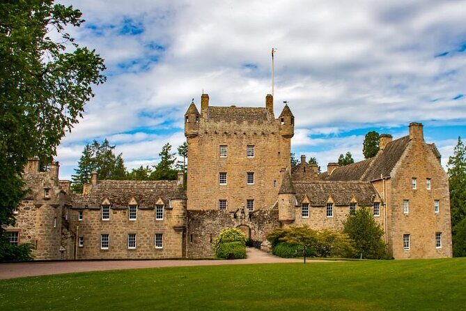 Loch Ness, Urquhart Castle & Culloden Battlefield - Who Will Love This Tour?