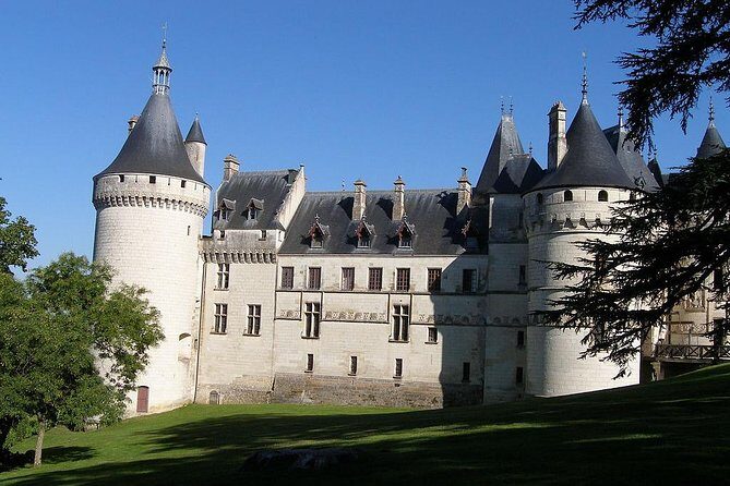 LOIRE VALLEY : Int'l Garden Festival at CHAUMONT + the king castle of CHAMBORD - A Closer Look at the Loire Valley Day Tour