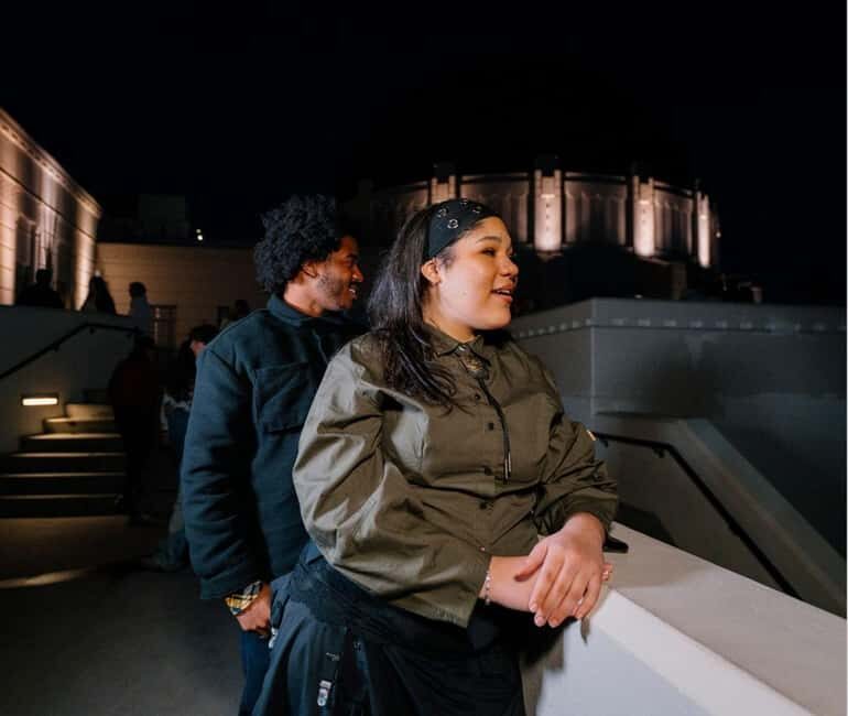 Los Angeles: Hollywood Night Tour with Dinner & Comedy Show - What’s Included and What’s Not