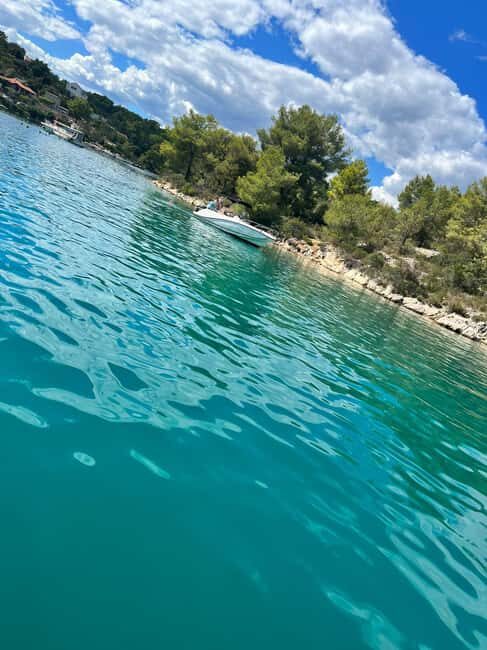 Magnific blue lagoon, speed boat water, wine&towels included - Pricing and Value