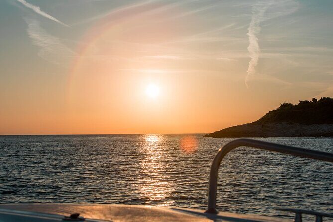 Medulin: Private Sunset Boat Cruise with Wine Tasting - The Experience: What You’ll Actually Do