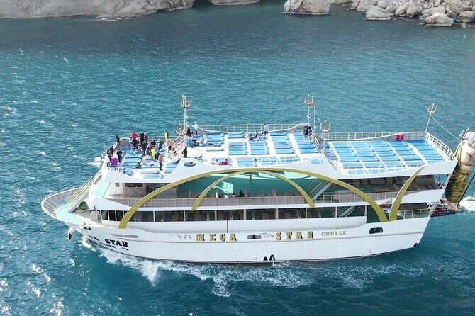 Mega Star Yacht Tour with Lunch, Foam Party & Transfer From Belek - The Fun Factor: Foam Parties & Family-Friendly Activities
