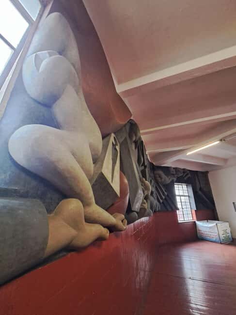 Mexican Muralism Tour: Paint Your Graffiti - Hands-On Experience: Paint Your Own Graffiti