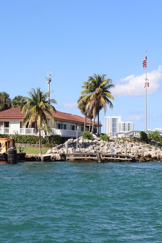 Miami Skyline Cruise of Millionaire Homes on Biscayne Bay - What This Tour Offers