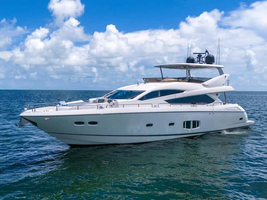 Miami: Sunseeker 80 Yacht Charter with Crew - An In-Depth Look at the Experience