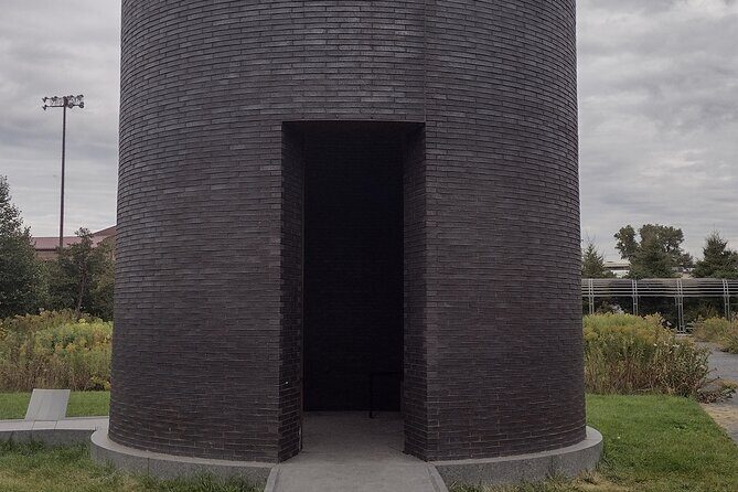 Minneapolis Sculpture Garden: A Self-Guided Walking Tour - Who should consider this tour?