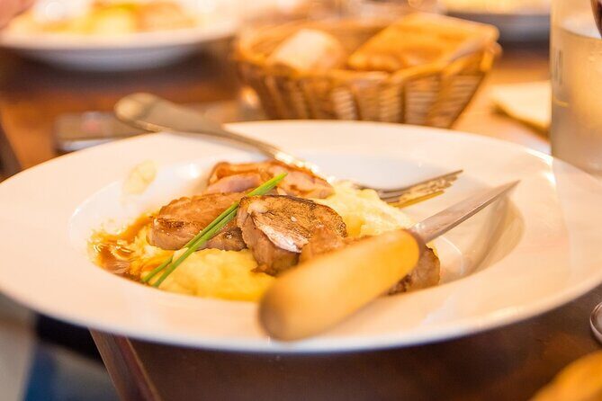 Montmartre Cheese and Wine Private Tour with a Chef - Whats Included and Why It Matters