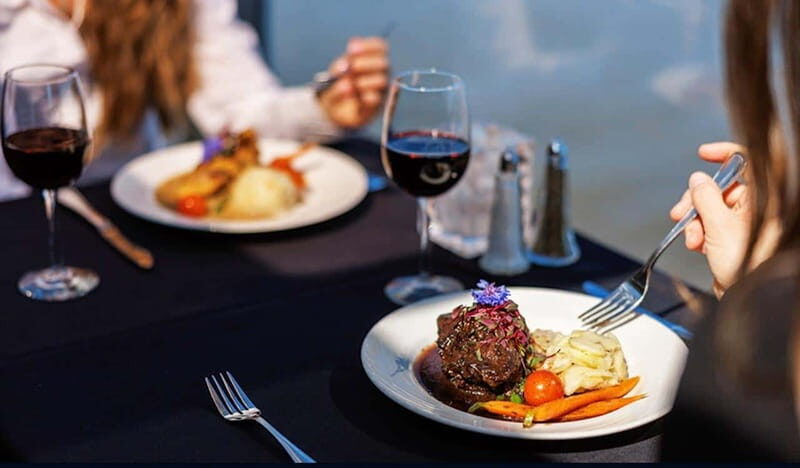 Montréal: 3 or 5-Course Dinner Cruise with DJ & Dancing - Who Should Consider This Experience?