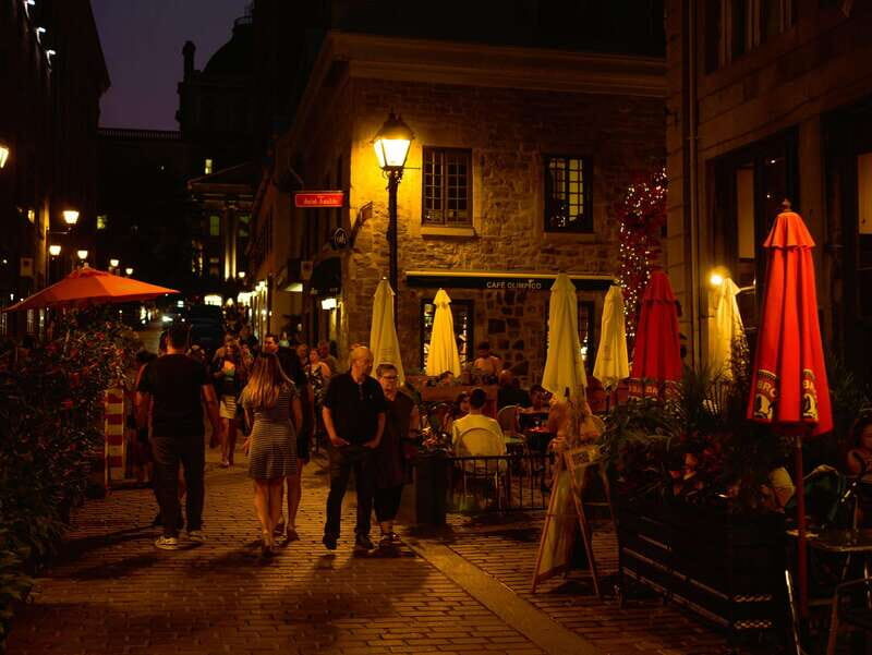 Montreal: Old Montreal at Twilight Walking Tour - Who Should Consider This Tour?