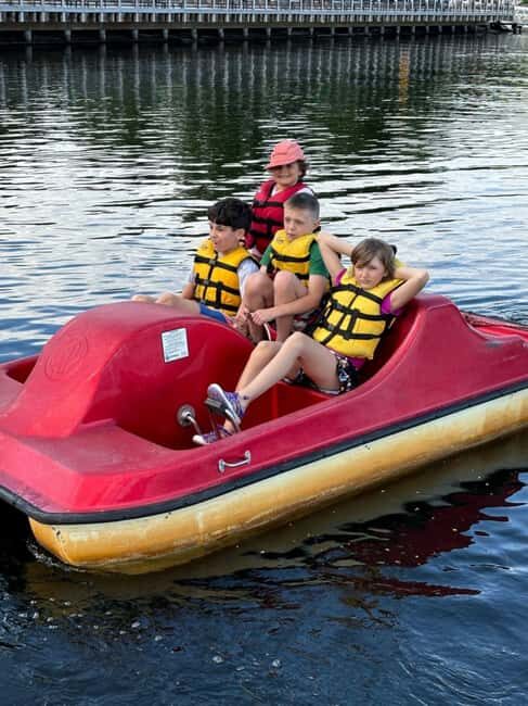 Natick: Lake Cochituate Pedal Boat Rental - How does the rental process work?