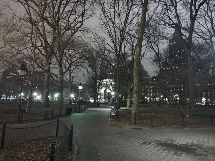 New York City: Gangsters and Ghosts 2-Hour Walking Tour - The Guide: Knowledge, Enthusiasm, and Engagement