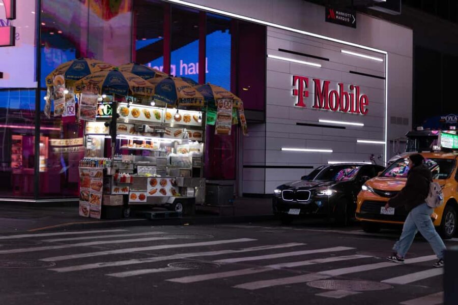 New York: Times Square Evening Walking Tour with Hot Dog - The Landmark Stops: What They Mean for Visitors