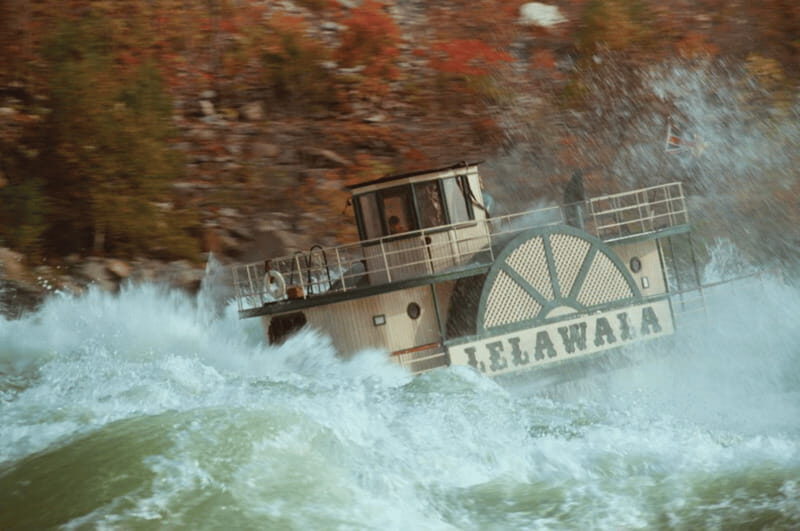 Niagara Adventure Theater Experience with Popcorn included - The Theater Experience