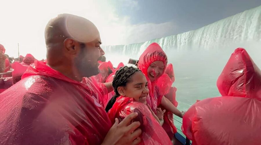 Niagara Falls: Feel the Mist Walking Tour - Key Points
