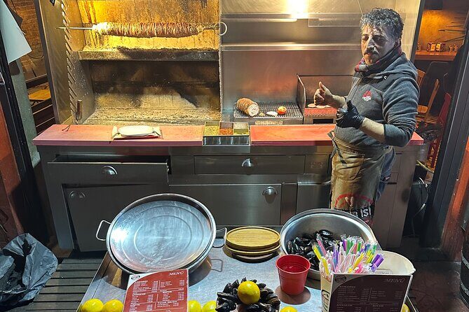 Night & Street Food Tour - What Makes This Tour Stand Out? 