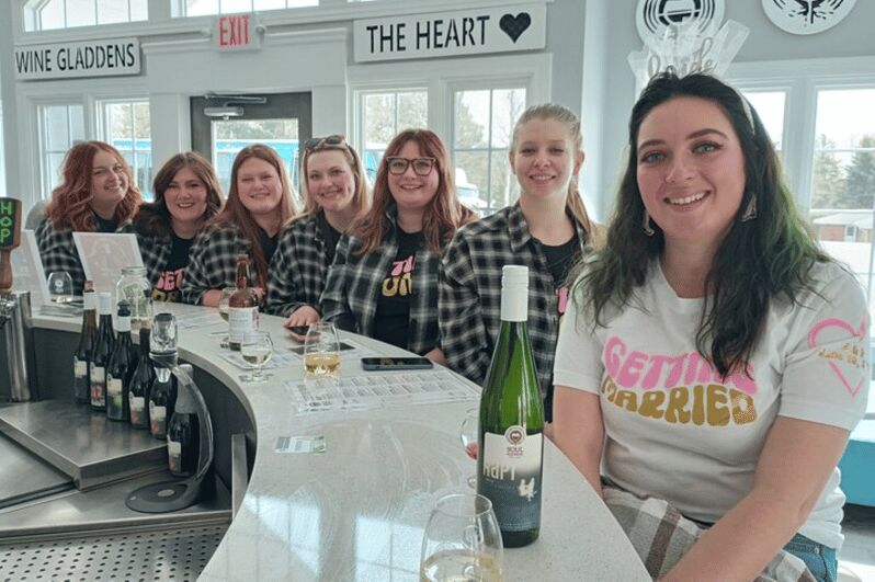 NON BUS Andie's VIP Traverse / Leelanau Peninsula Wine Tour - The Itinerary and What to Expect