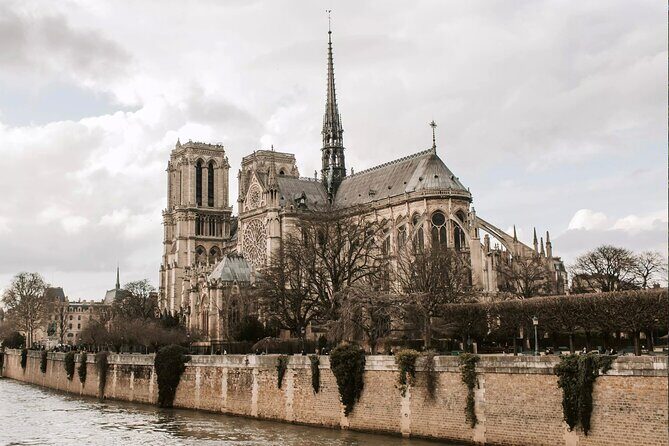 Notre Dame Mystery and Latin Quarter Walking Tour - The Itinerary: A Closer Look