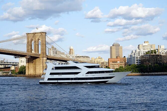 NYC: Celebrate New Year's Eve Aboard a Fireworks Cruise - What We Like and What to Consider