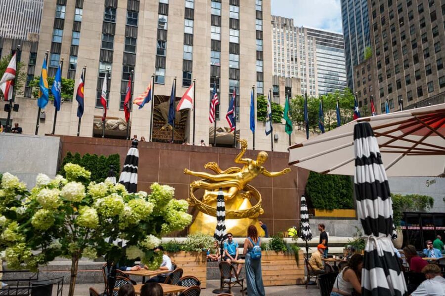 NYC: Half-Day Luxury Bus Tour of Top Highlights - Central Park and Dakota Building