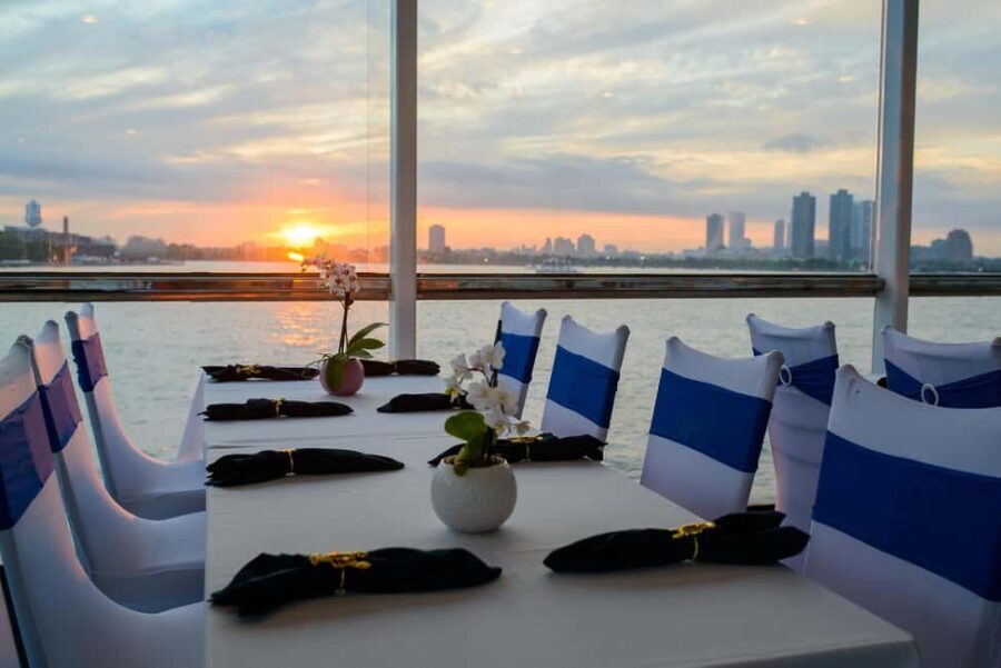 NYC: Valentine's Day Romantic Dinner Cruise - An In-Depth Look at the Cruise Experience