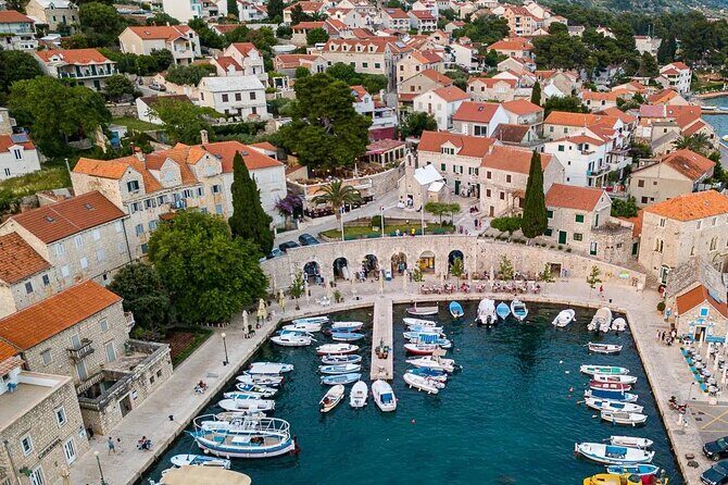 Omi: Bol and Golden Horn Beach Boat Trip with Lunch - The Lunch: A Highlight of Authentic Flavors