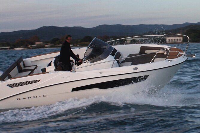 One Hour Boat Tour Departure Como with Private Captain - Detailed Breakdown of the Itinerary