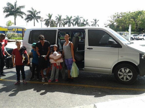One Way Transfer to/from Cancun Airport to Akumal Zone up to 7 passengers - Transport and Comfort