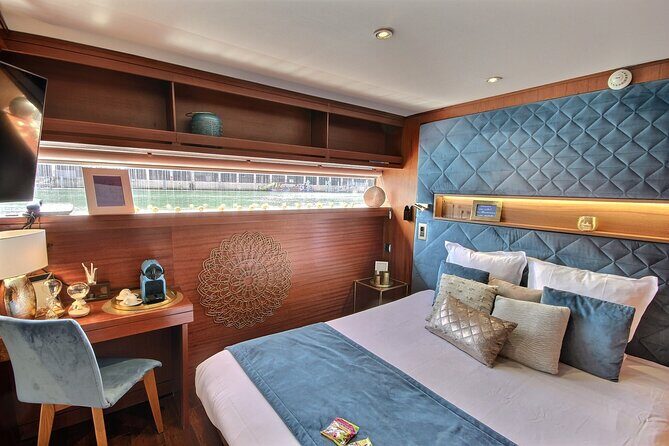 Overnight Stay onboard Paris Seine River Dinner with Cruise - The Night on Board