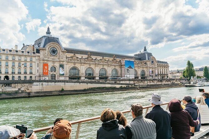 Paris Boat Tour with Audio Guide - FAQs