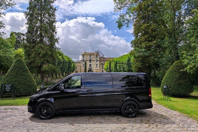 PARIS city tour in a luxury VIP minivan - Authentic Traveler Insights