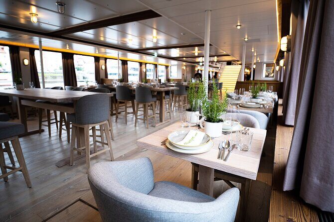 Passau XL Sightseeing Tour - Discovering Passau from the Water: A Closer Look