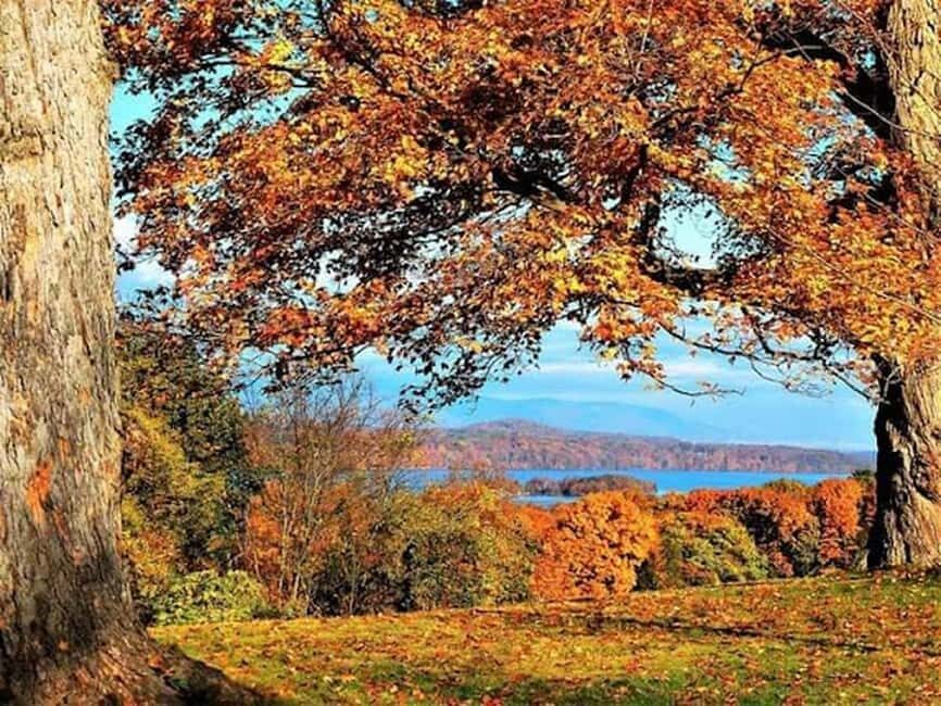 Peekskill, New York: Oktoberfest Cruise with Live Music - Atmosphere and Family Fun