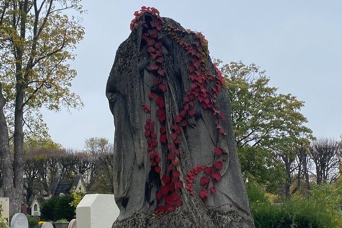 Père Lachaise's Cemetery Celebrities and Ghosts Mystery Tour - Authenticity and Stories: Beyond the Tombstones