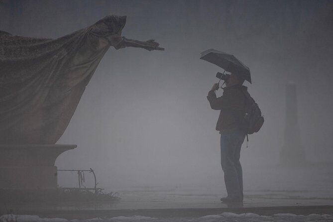 Photography and walking tour in 8th District, Budapest - Deep Dive into Each Stop