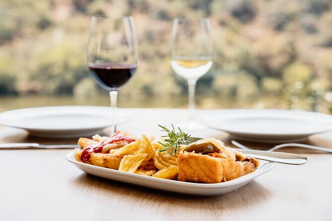 Pinhão: 4 hours Douro River Cruise with Lunch Included - The Authentic Lunch: A Taste of Douro