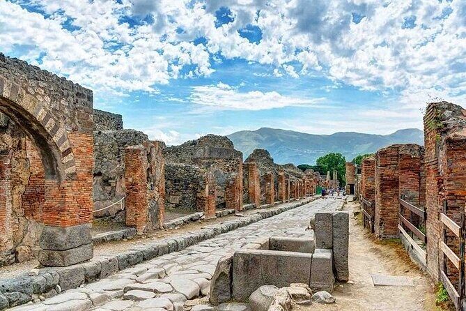 Pompeii half day tour from Naples - The Itinerary in Detail