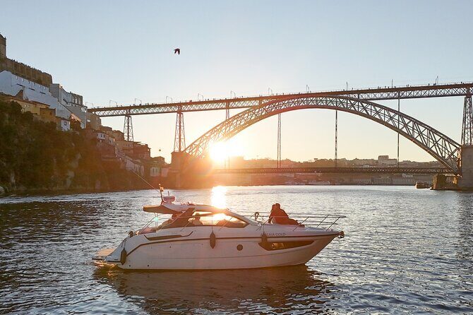 Porto: Private Yacht Cruise with Local Wines and Snacks - Why This Tour Works Well