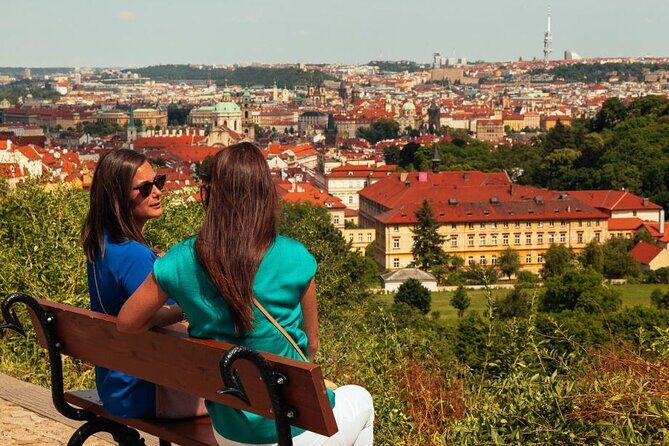 Prague Best Sightseeing Walking Tour With A Private Local Guide - What Travelers Say