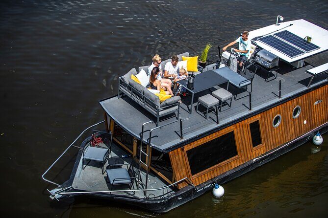 Prague YachtBoat CLASSIC cruise with Unlimited Beer or Prosecco - Who Would Love This Experience?