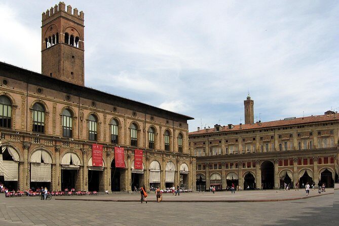 Private 3-hour Walking Tour of Bologna with private official tour guide - Authentic Insights from Past Travelers