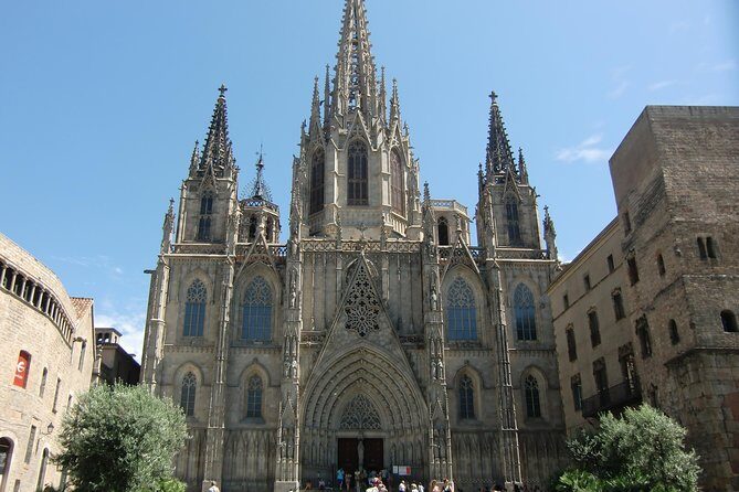 Private 8 hours Tour of Barcelona with driver and official tour guide - The Practicalities: What’s Included and What’s Not