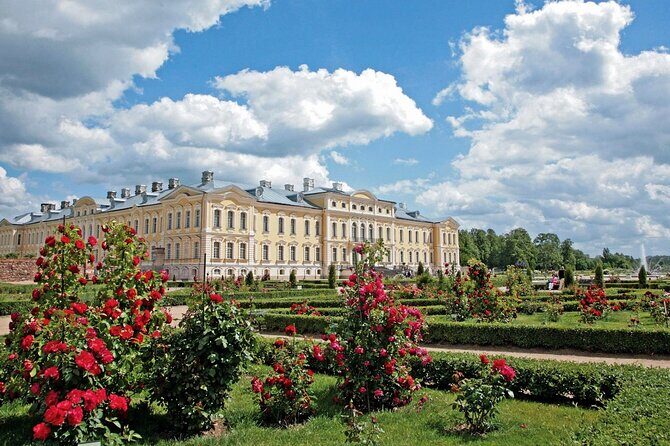 Private Castle tour from Riga:Rundale, Bauska+Hill of Crosses(LT) - Who Will Find This Tour Most Valuable?