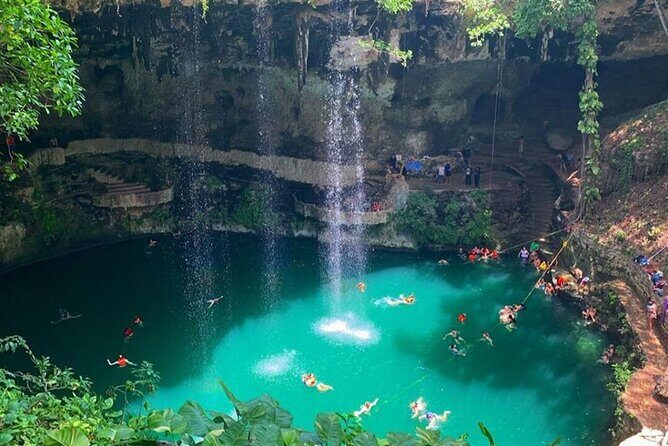 Private Family Walking Tour in Valladolid - Meeting Points and Logistics