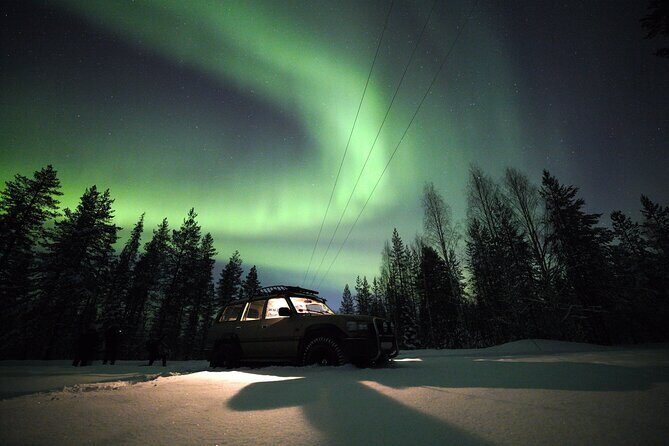 Private Group: Northern Lights Hunt 4x4 SUV with Aurora guarantee - What’s Included & What to Bring