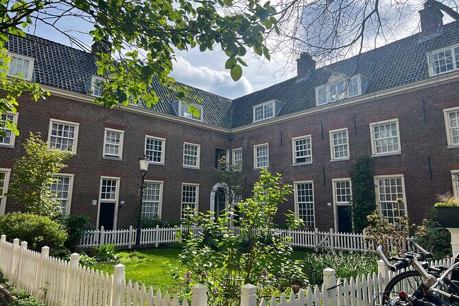 Private Historical Highlights Walking Tour, local Dutch guide - The Practicalities and What They Mean for You
