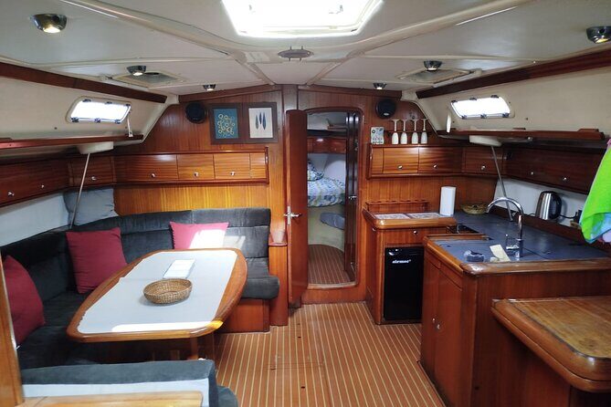 Private Luxury Boat Excursion Tour in Puerto Colon - The Experience in Practice: What You Can Expect