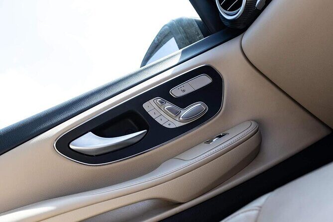 Private luxury transfer from Edinburgh Airport to Edinburgh - The Experience in Context