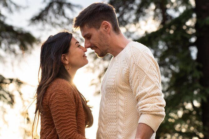 Private Photo Session Tour for Couples in Madrid - What to Expect During the Photography Session