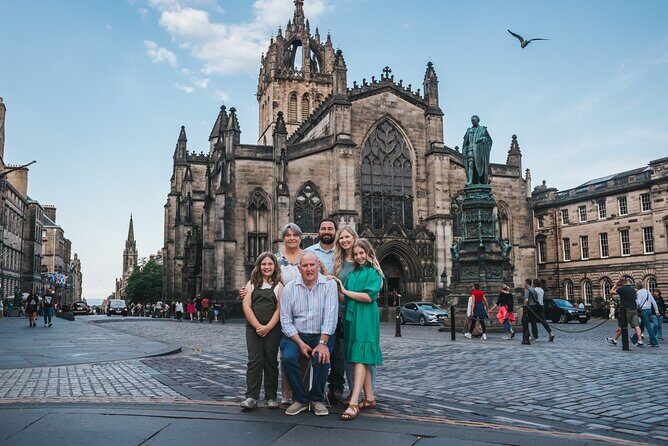 Private Photoshoot with Views of World Famous Edinburgh Castle - What You Can Expect on Your Photoshoot